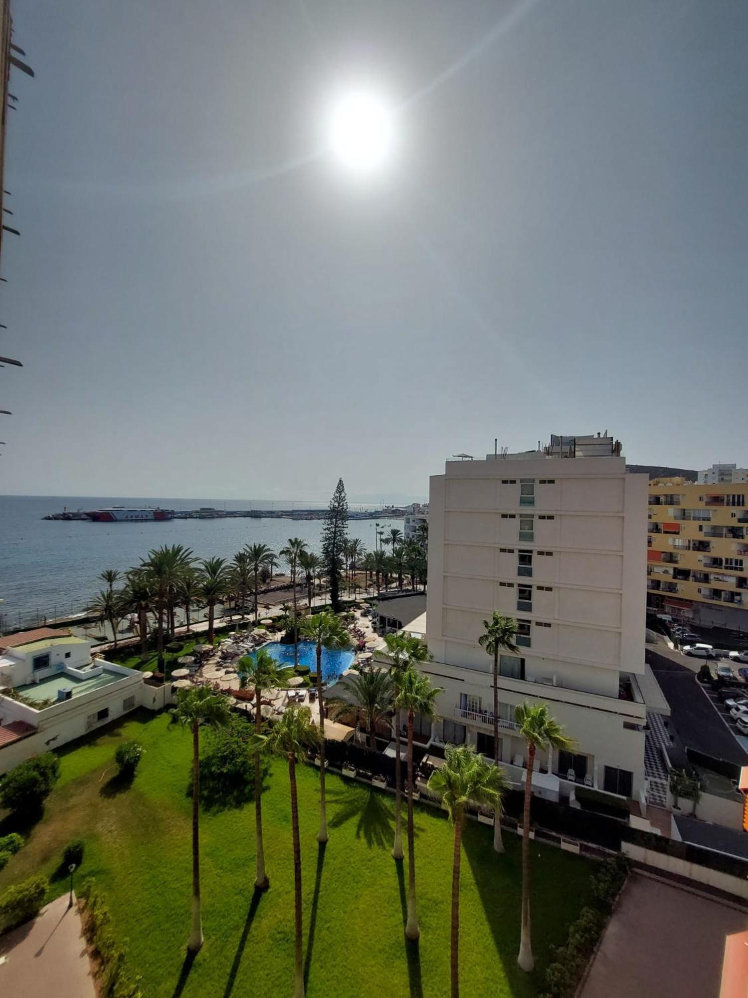 Comodoro- Ravel ลอส กริสเตียนอส ภายนอก รูปภาพ