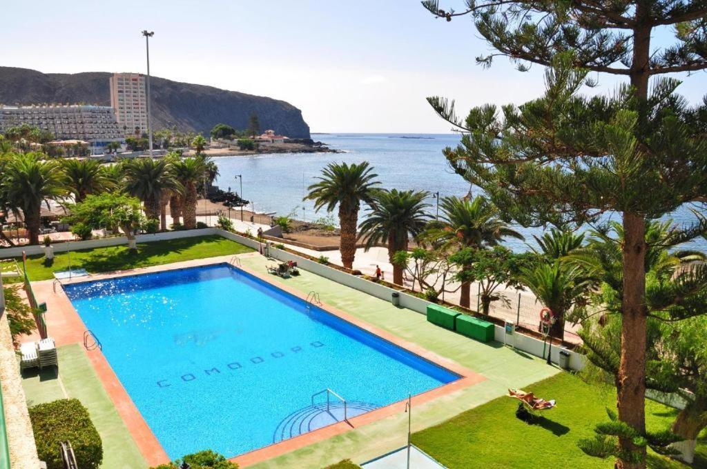 Comodoro- Ravel ลอส กริสเตียนอส ภายนอก รูปภาพ